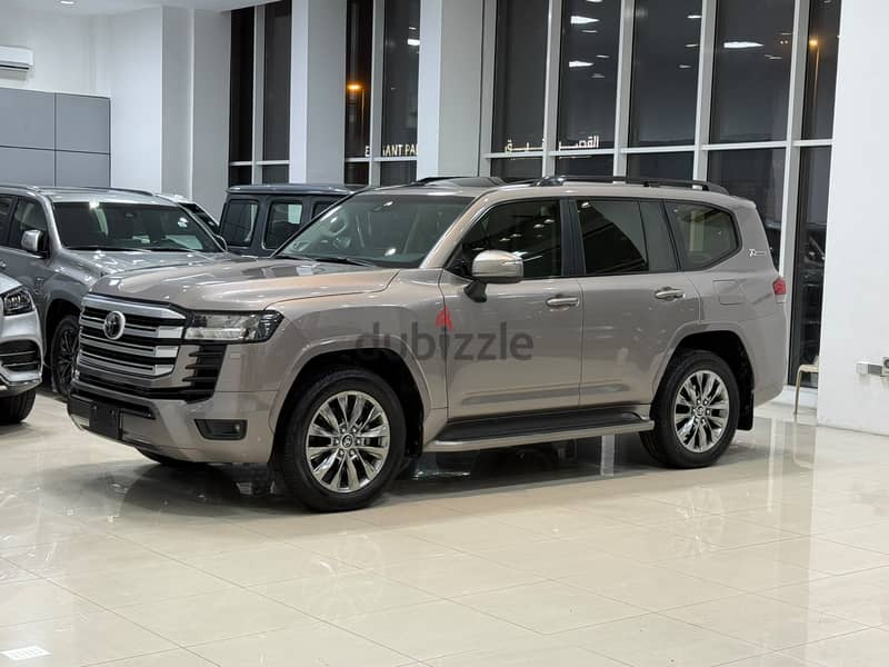Toyota Land Cruiser GXR 2022 Bronze 1