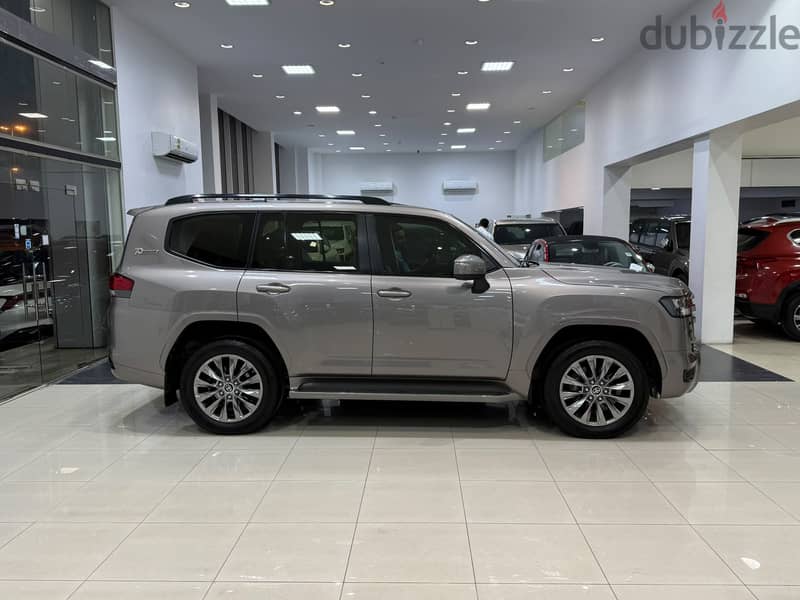 Toyota Land Cruiser GXR 2022 Bronze 2