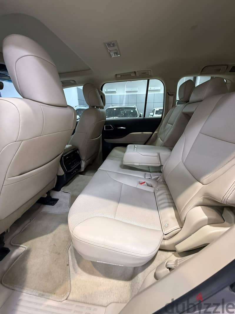 Toyota Land Cruiser GXR 2022 Bronze 5
