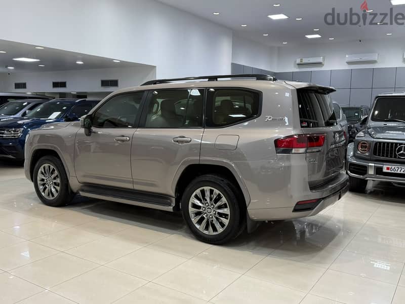 Toyota Land Cruiser GXR 2022 Bronze 6