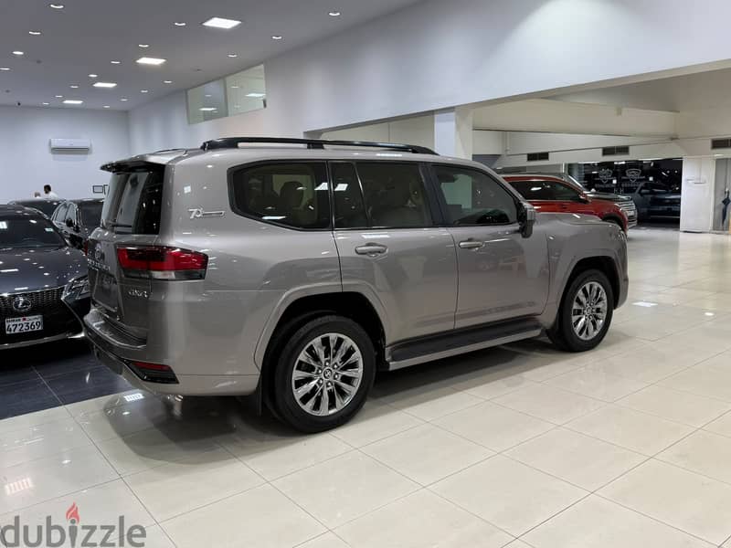 Toyota Land Cruiser GXR 2022 Bronze 7