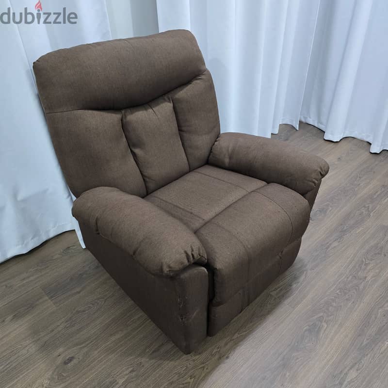 Comfortable Recliner / Lazy Boy Chair for Sale - BHD 25 2