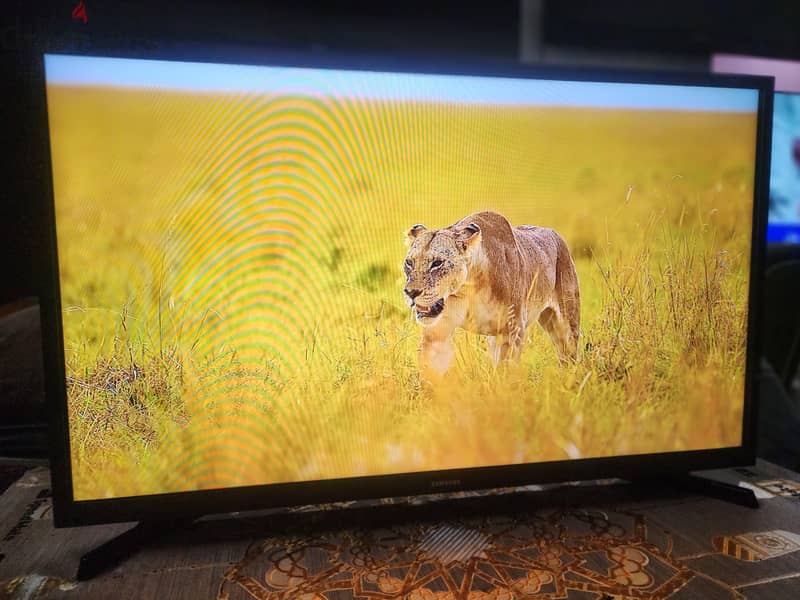 Samsung 32 inches smart ultra 10
