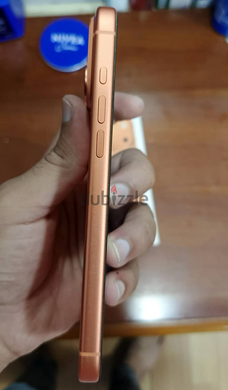 Apple - iPhone 17 Pro Max 4
