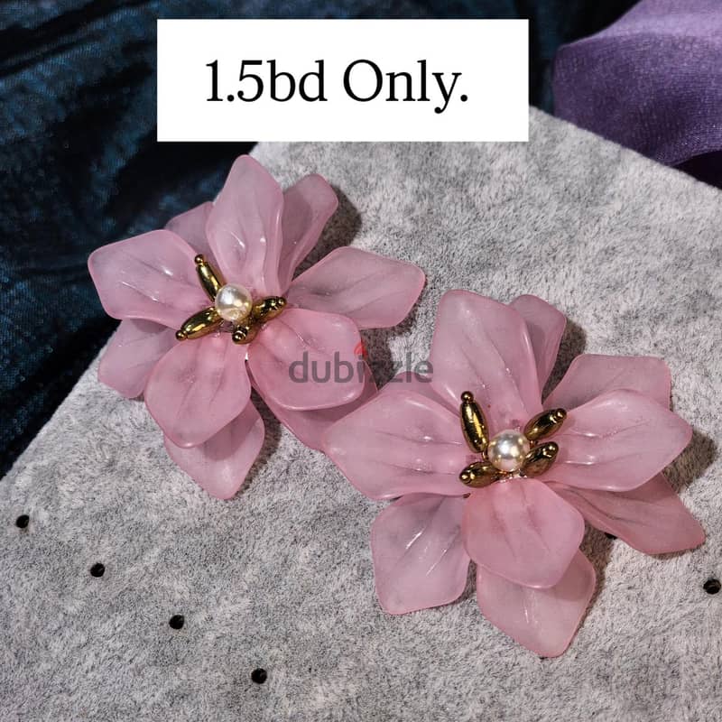 EAR RINGS FOR SALE, BRAND NEW 4