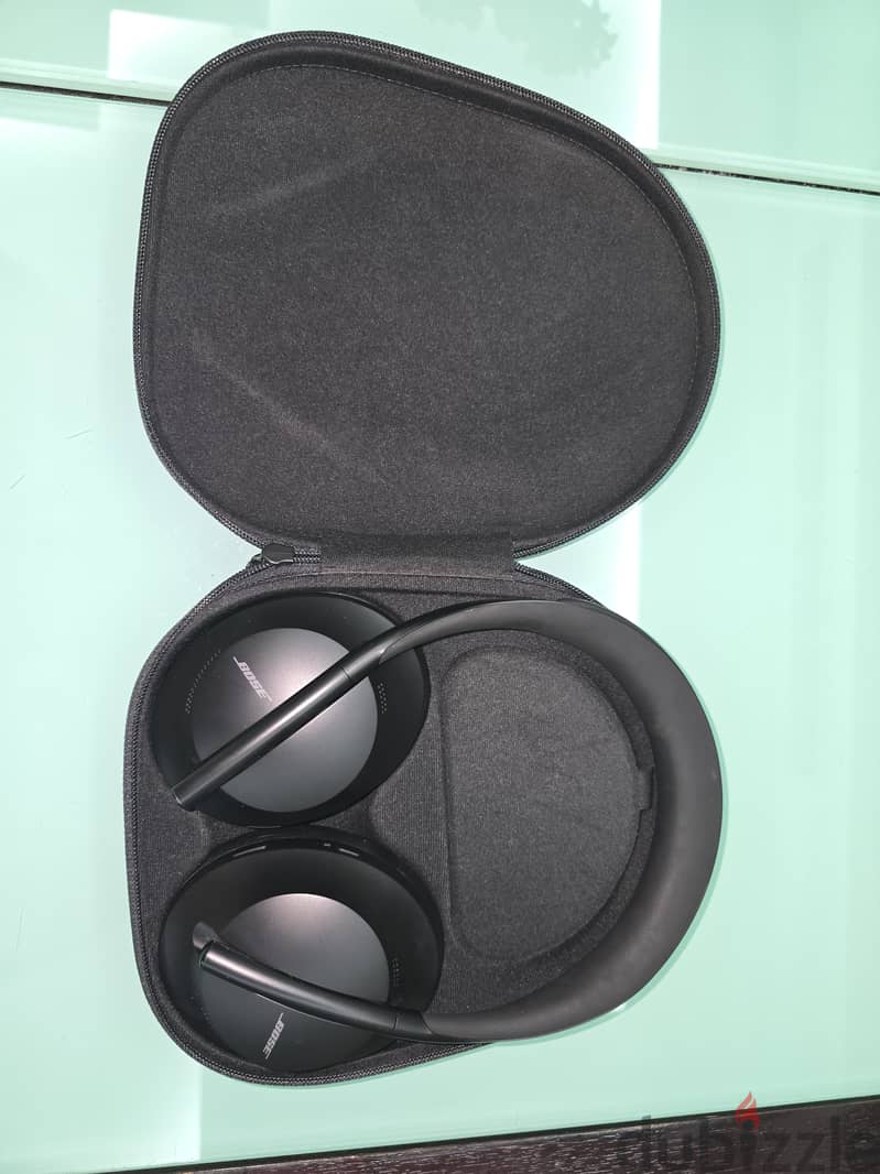 Bose Noise Cancelling Headphones 700 (NC700) - Excellent Condition 5