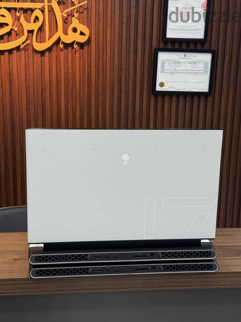Alienware M17 R2 Core i7-9th Generation 2