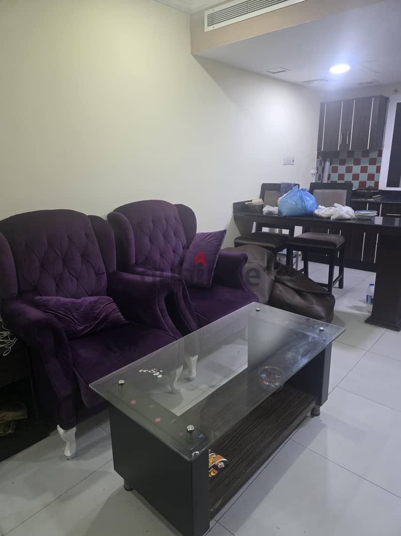 Need room partner in 2 BHK hoora Exhibition Road 32233125 4