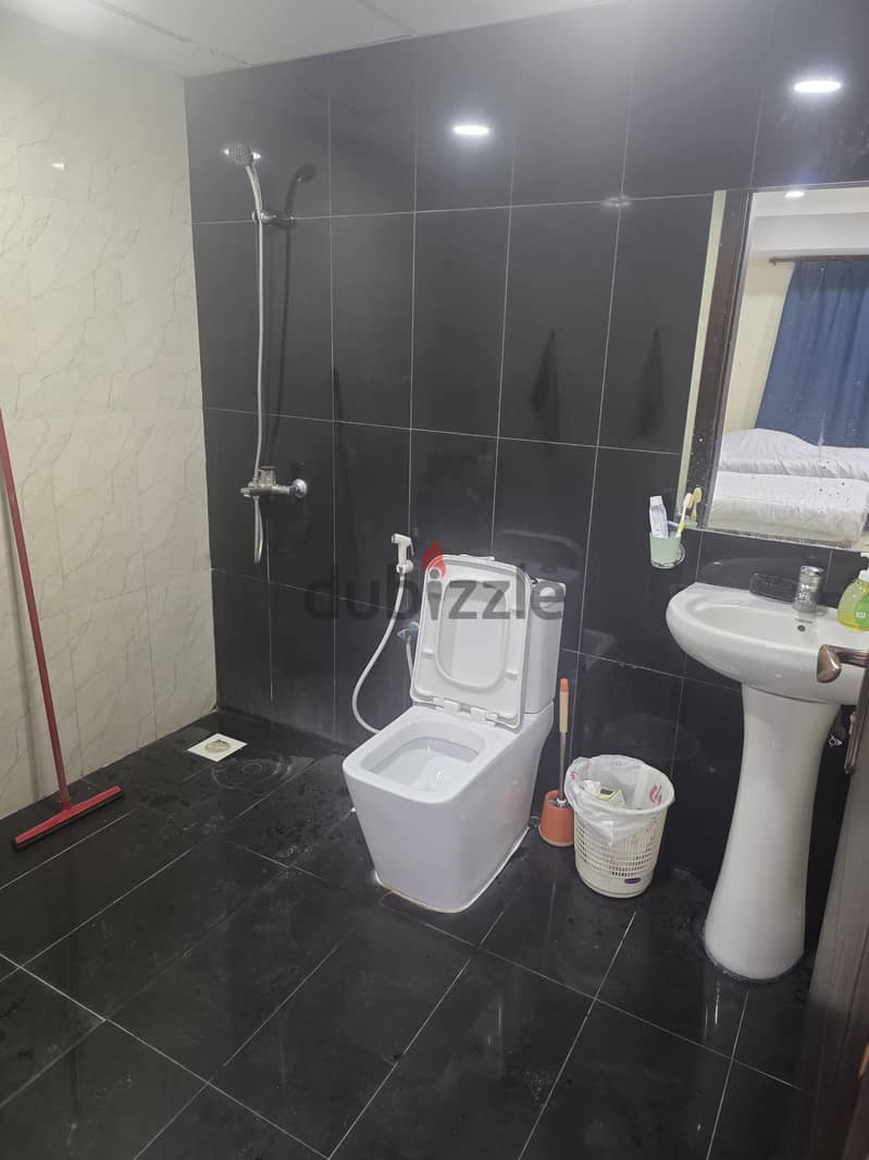 Need room partner in 2 BHK hoora Exhibition Road 32233125 10