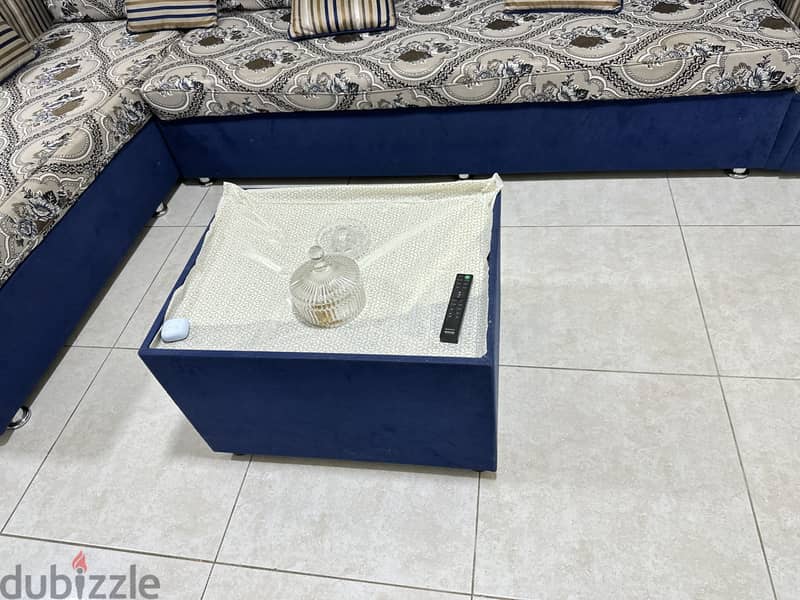 Sofa ,central table for sell 2