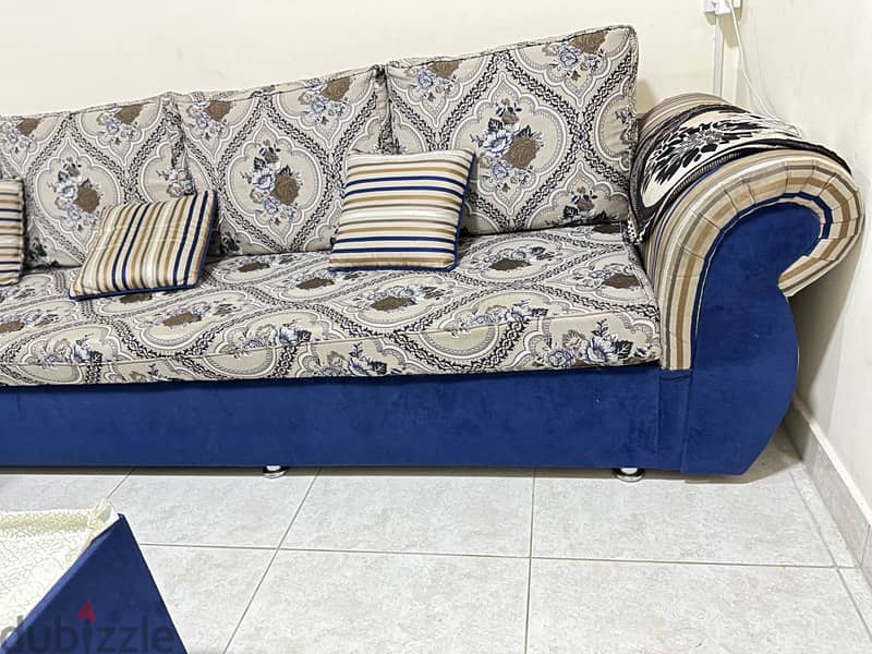 Sofa ,central table for sell 5