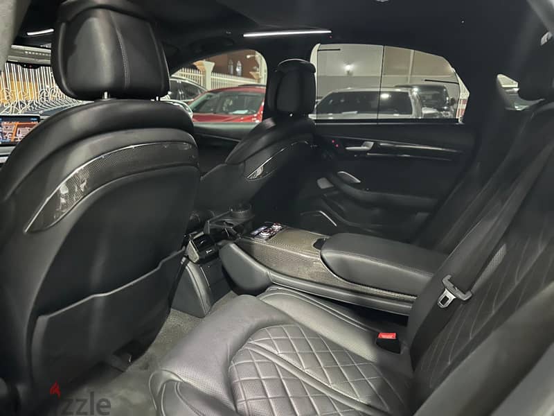 Audi S8 V8 Turbo 1