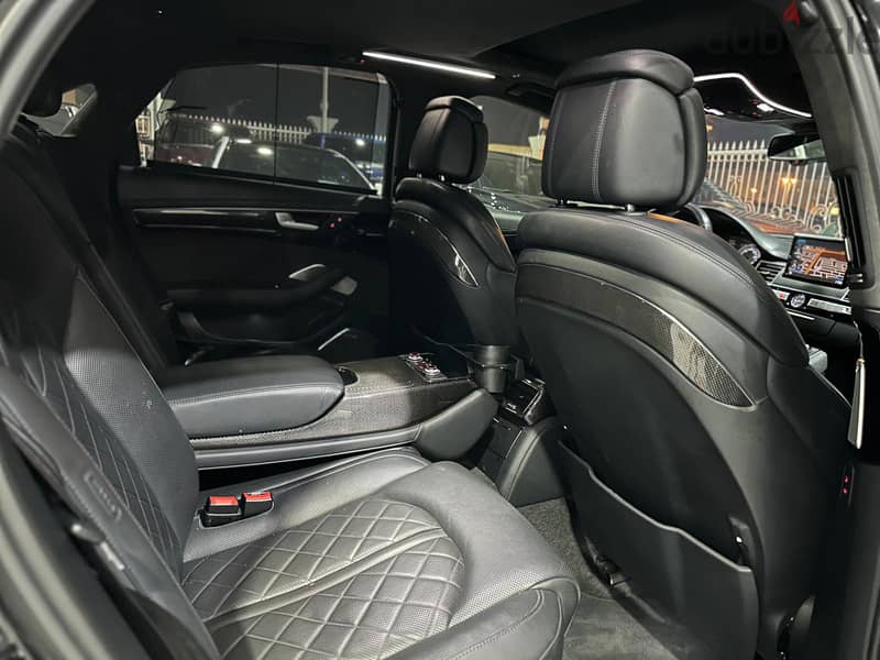 Audi S8 V8 Turbo 10