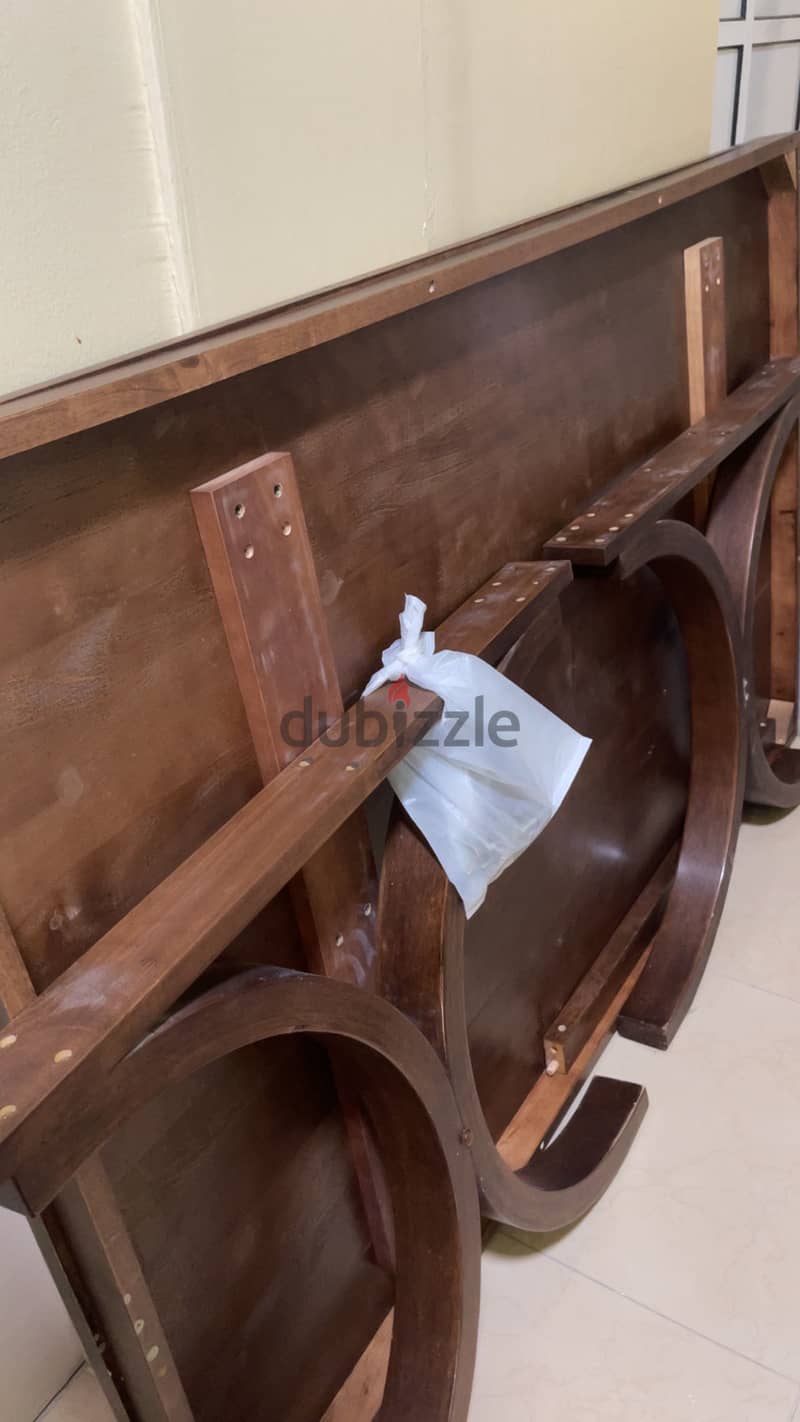 Dining Tables with 6 chairs - Good condition 6