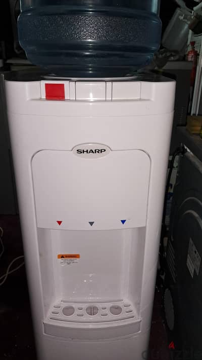 Sharp water dispenser