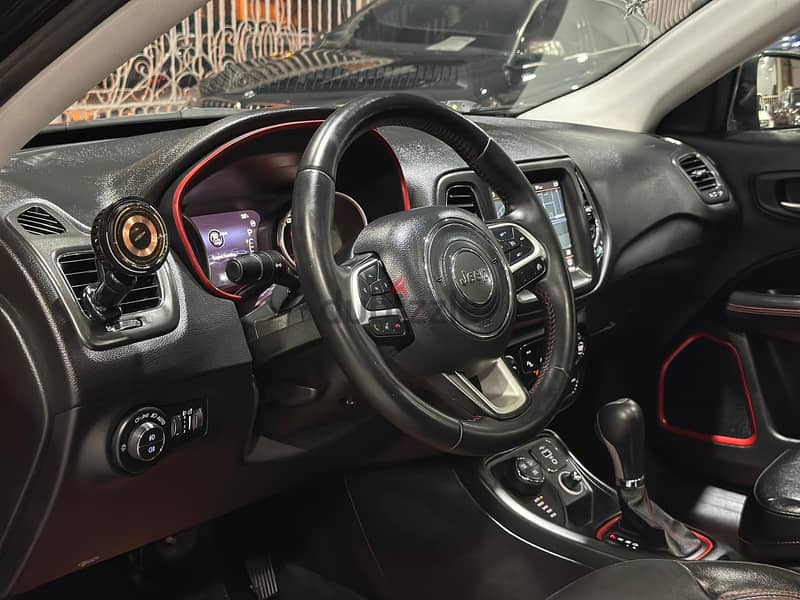 Jeep Cherokee Trail Hawk V4 12