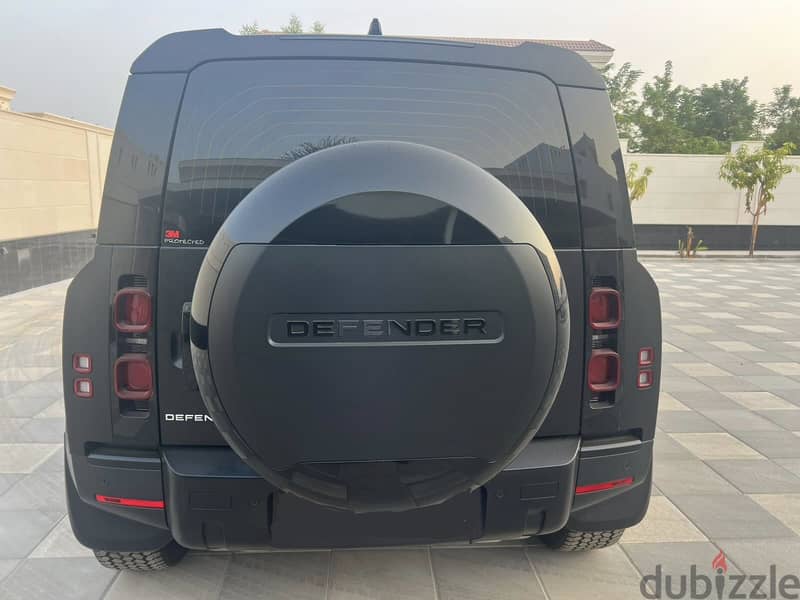 Land Rover Defender 110 2024 1