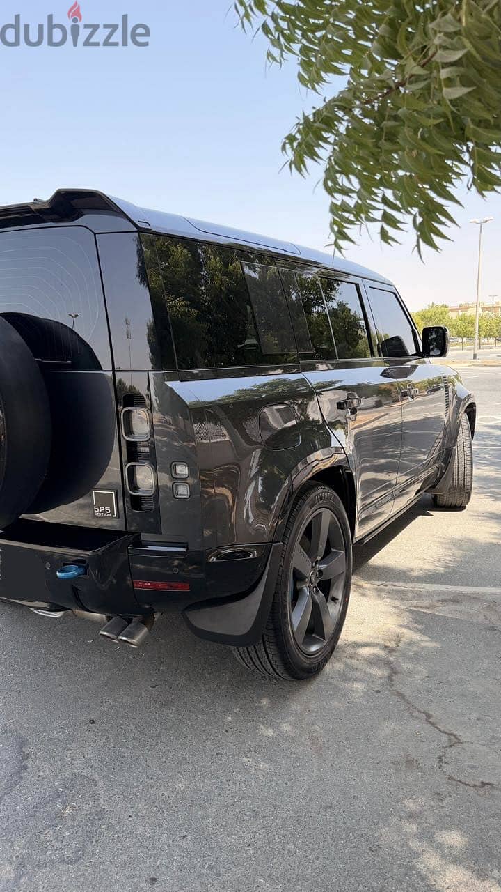 Land Rover Defender 110 2025 7