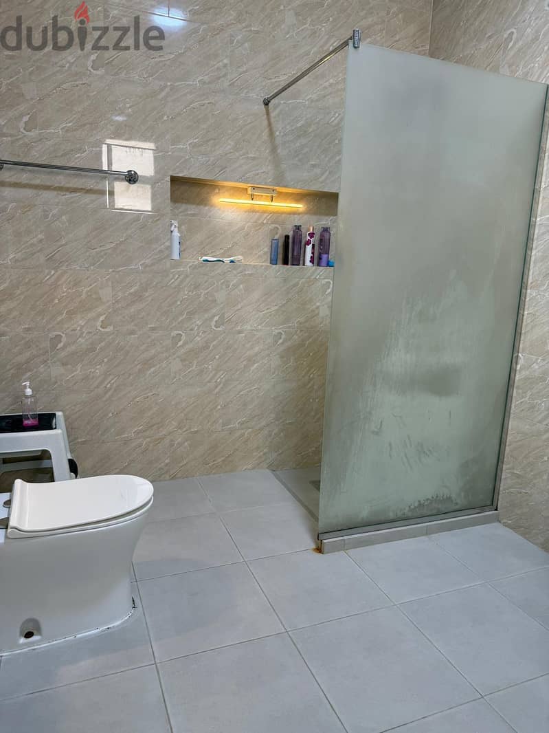 فيلا  للبيع في مدينه حمد دوار ٤ villa for sale Hamad Town R4 5