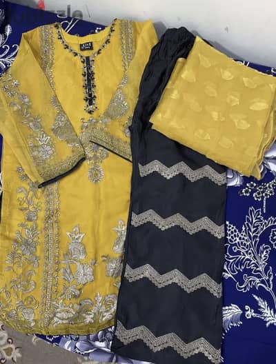 Pakistan suit