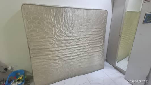 Bed mattress Urgent Sale - 180x200 West Riffa