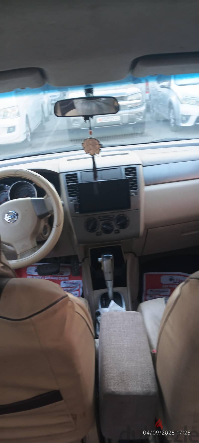Niissan tiida car 2011 for sale 3
