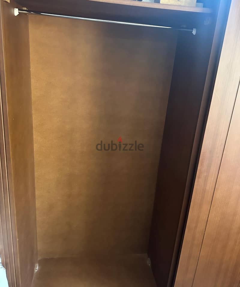 classic wooden sliding doors wardrobe, And TV console 1