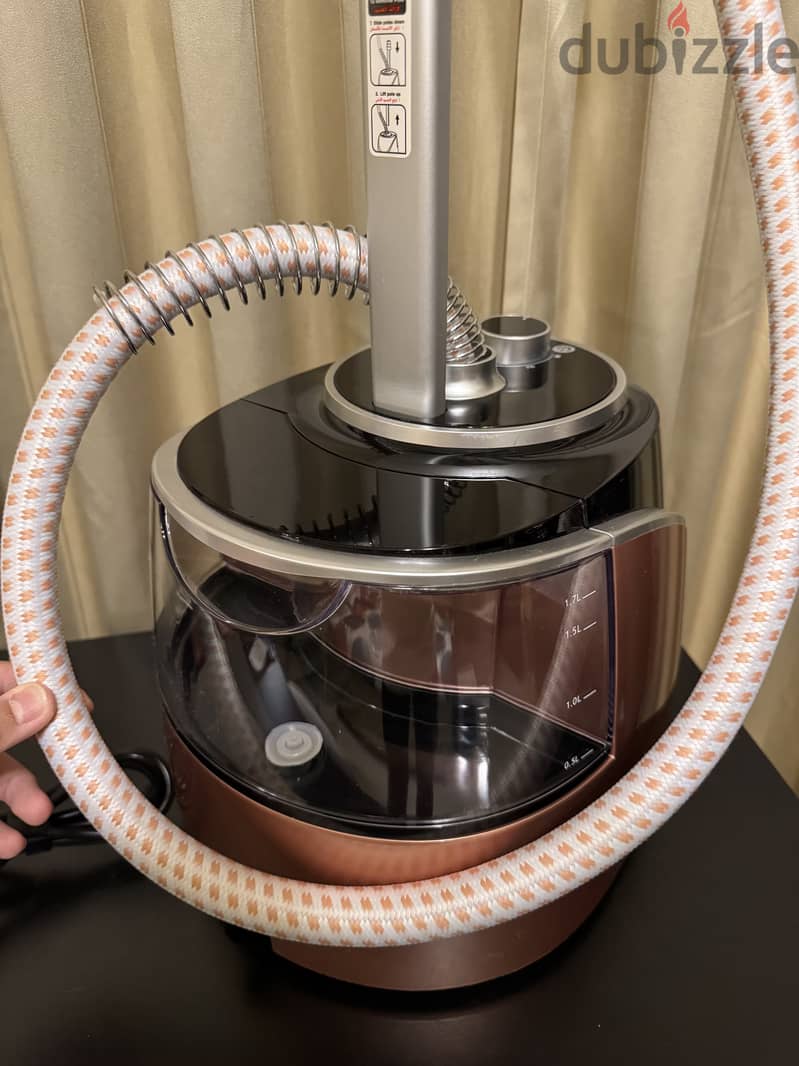 Black & Decker Garment Steamer (GST1600-B5) 1