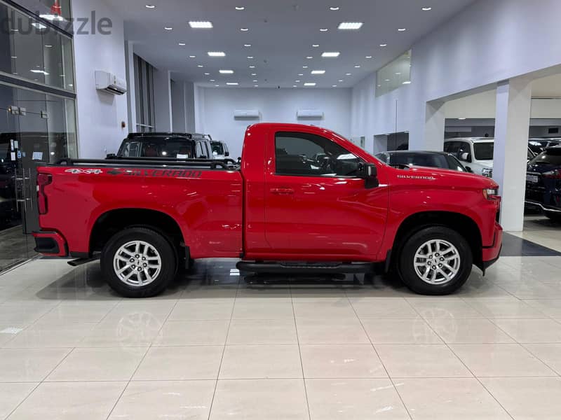Chevrolet Silverado 2020 Red 2