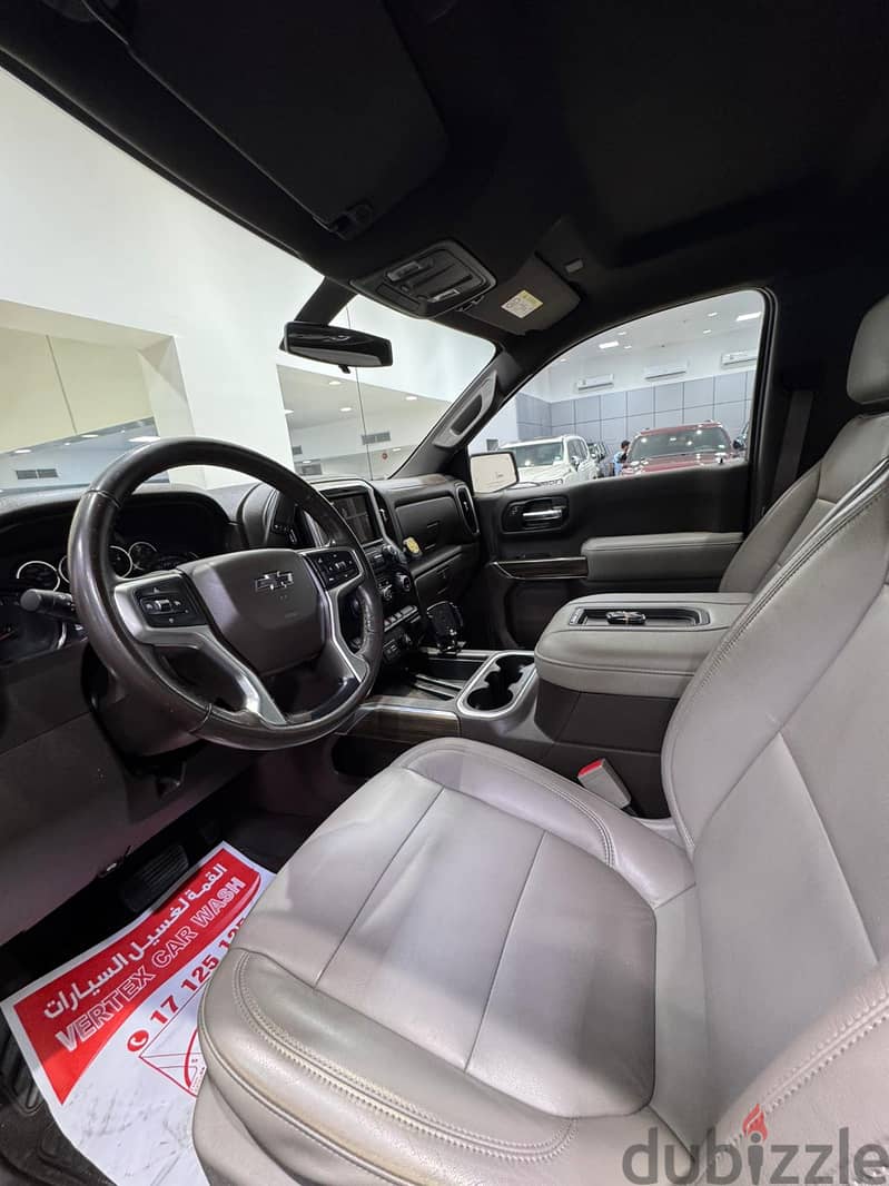 Chevrolet Silverado 2020 Red 3