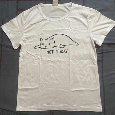 Trendy Female T-Shirts •Medium •Durable,Quick-Drying,& Shape Retaining