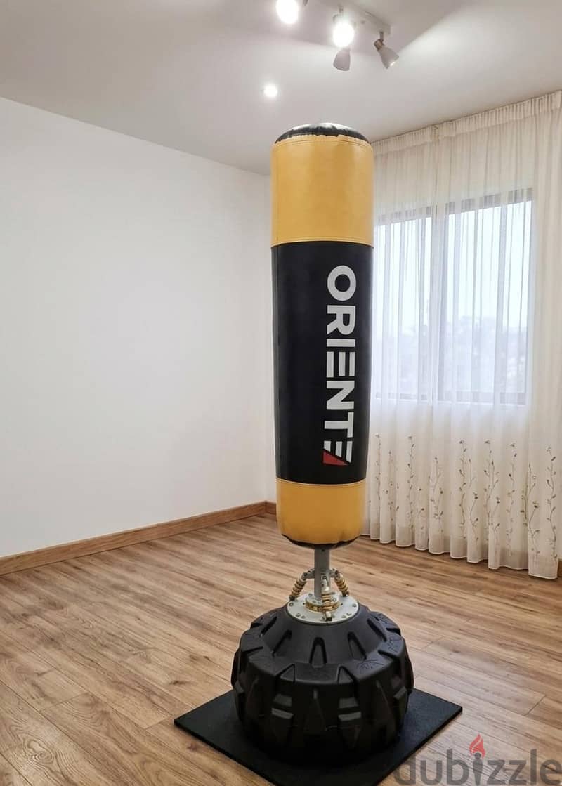 Oriente Heavy Boxing Bag with Stand (Like New) 1