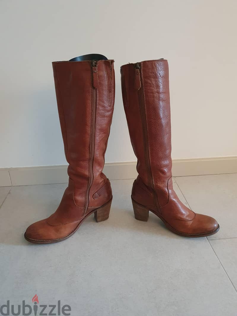 Tommy Hilfiger textured leather heeled riding boots 1