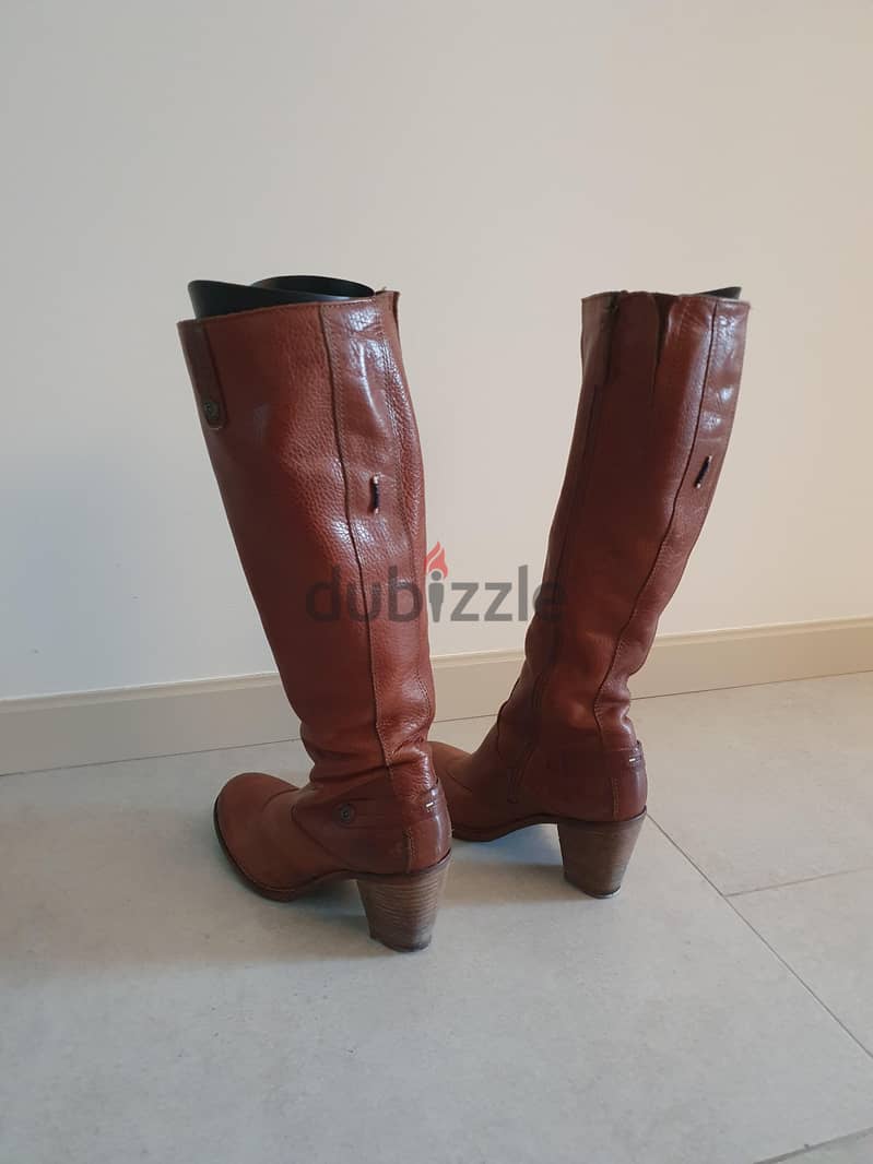 Tommy Hilfiger textured leather heeled riding boots 4