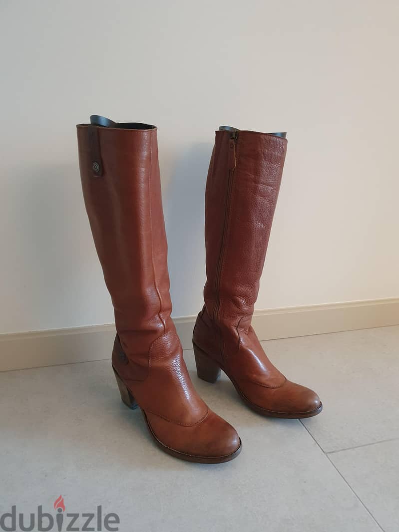 Tommy Hilfiger textured leather heeled riding boots 6