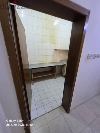 small flat for rent near alosra restaurant Muharraq without ewa