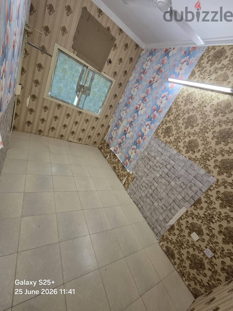 small flat for rent near alosra restaurant Muharraq without ewa 8
