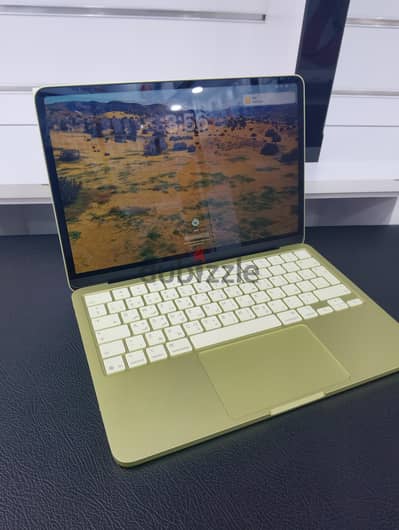 MacBook Neo 13-inch 512gb battery 100%