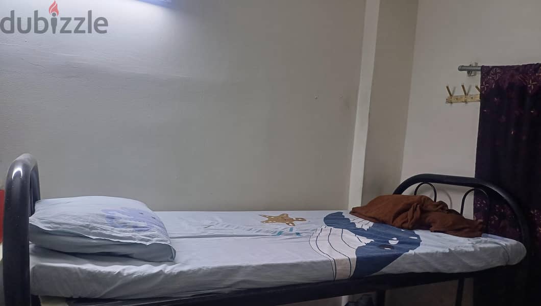 2 Bedspace available opposite Lulu(old last chance)Manama 1