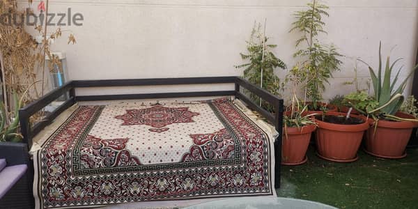 Iron traditional seater قعدة شعبية