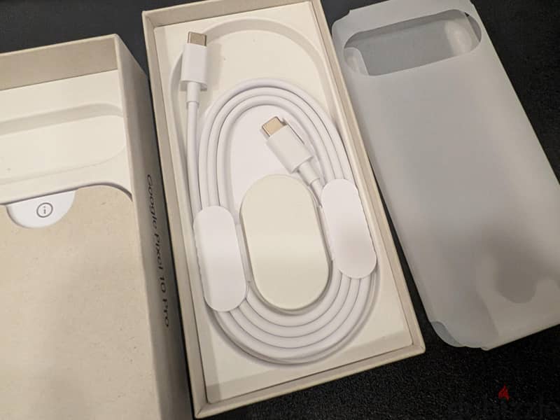 Google Pixel 10 Pro moonstone barely used 2