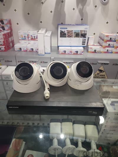 للبيع ٣ كاميرات ip مع حهاز