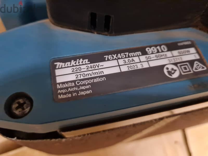 almost new makita sander 1