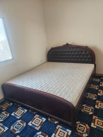 coat with matteress and 2 nos side table for sale