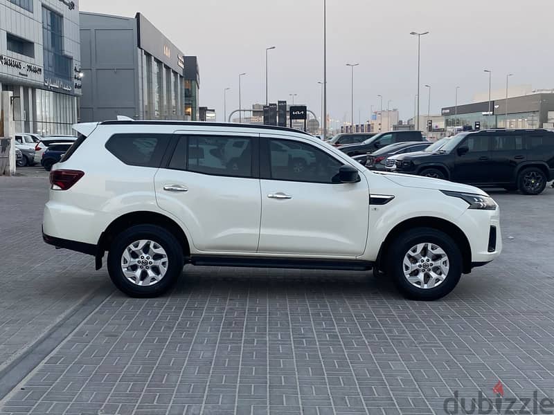Nissan Xterra SE 2022 White 3