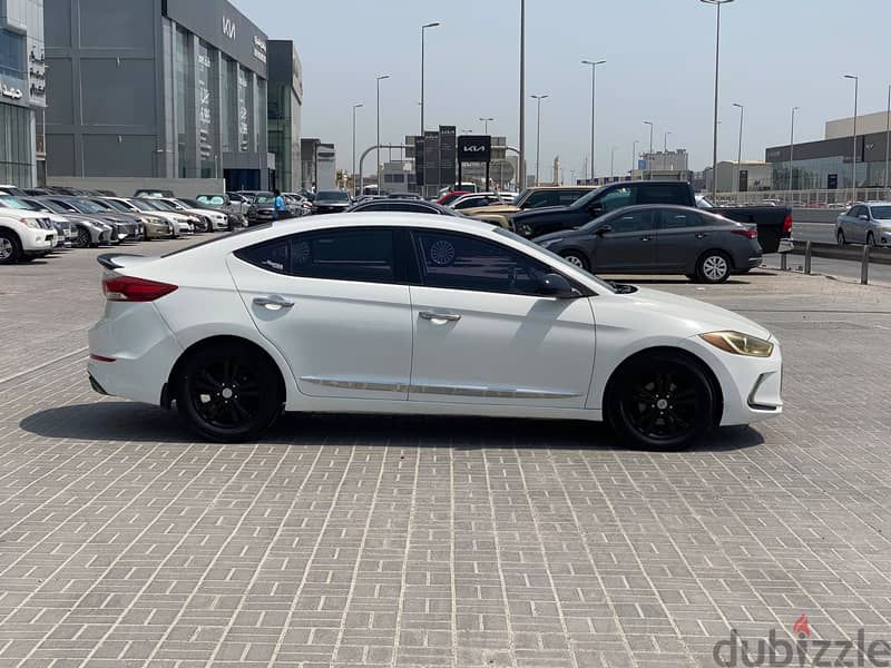 Hyundai Elantra 2017 White 2
