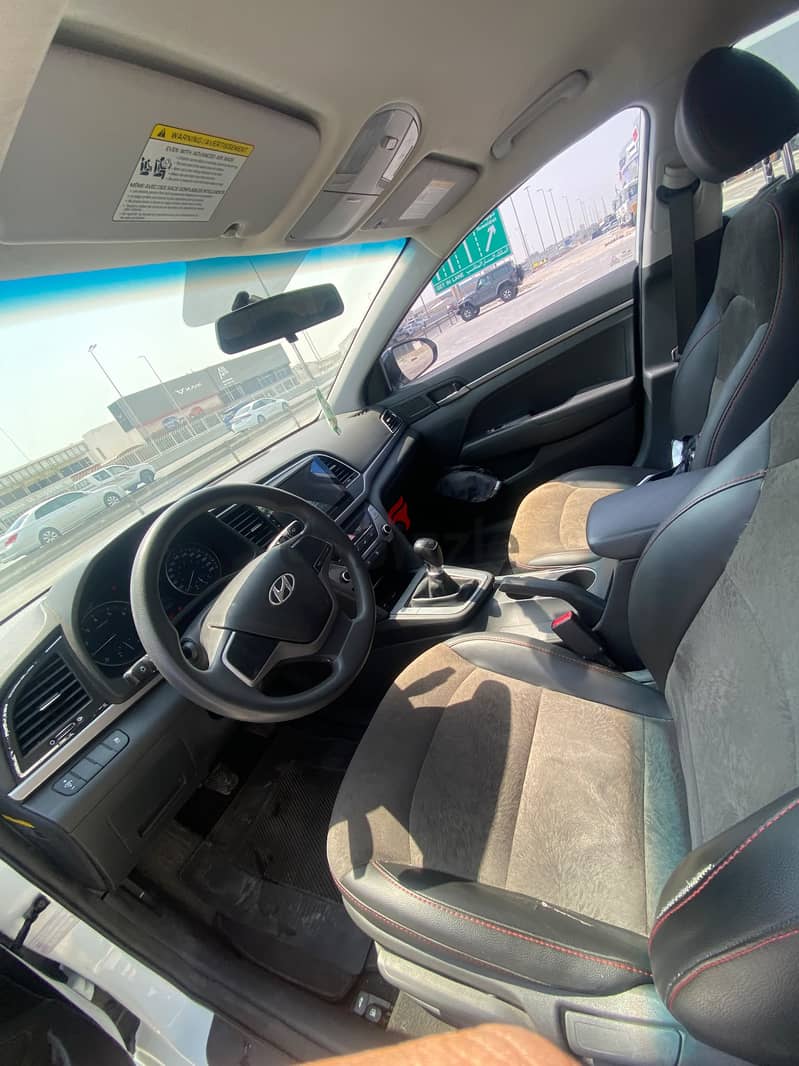 Hyundai Elantra 2017 White 5