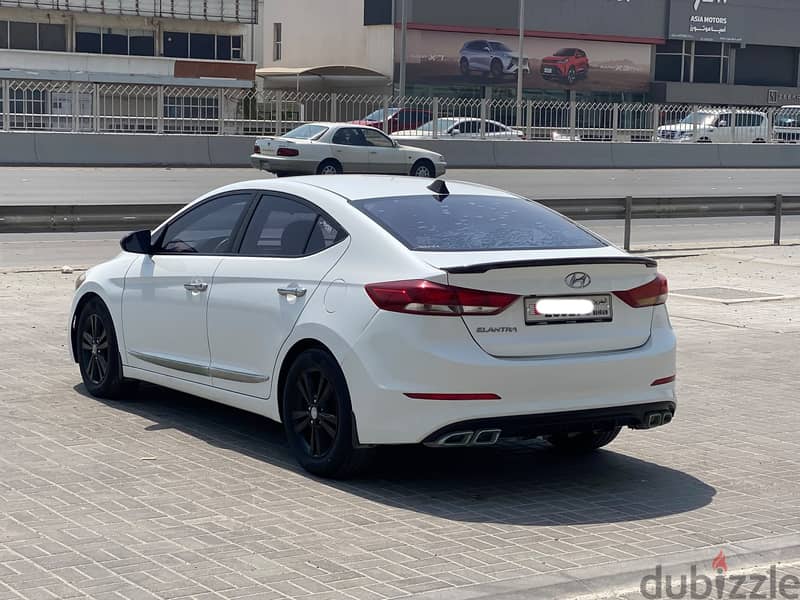 Hyundai Elantra 2017 White 7