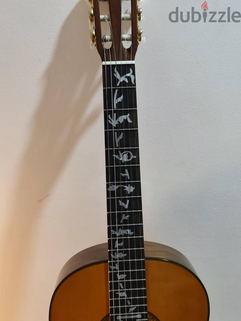 غيتار كلاسيكي Yamaha C70 للبيع بحالة ممتاز 5