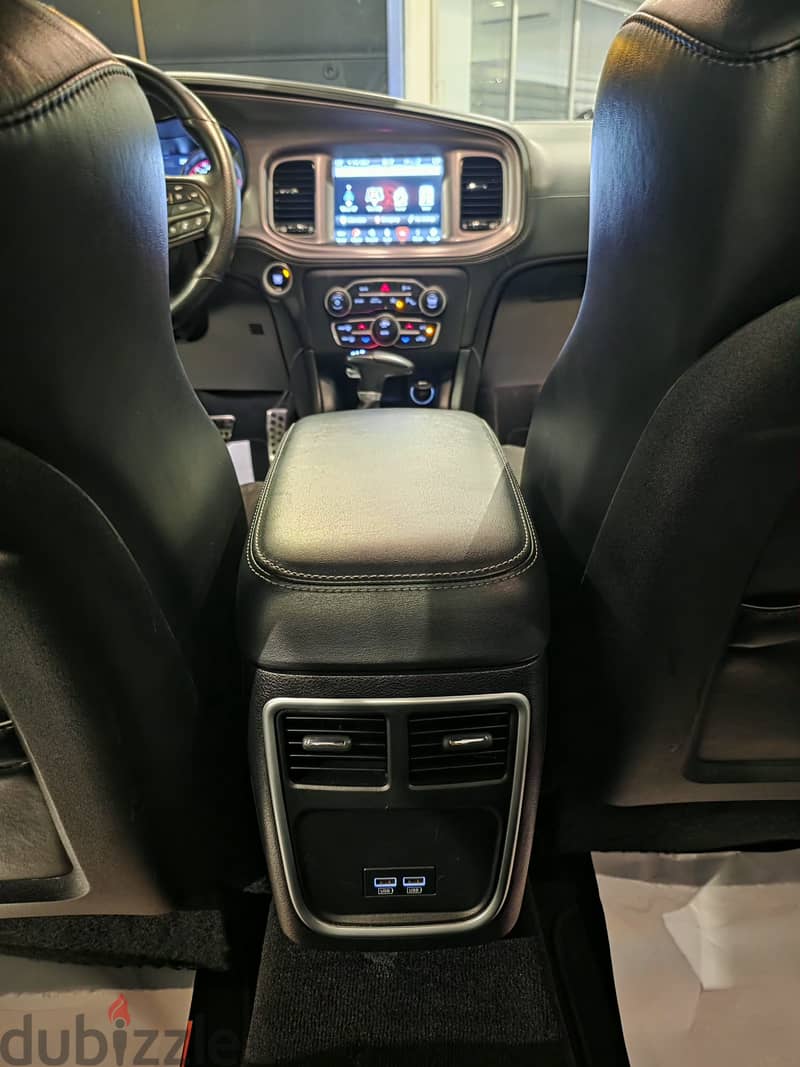 Dodge Charger 2023 10